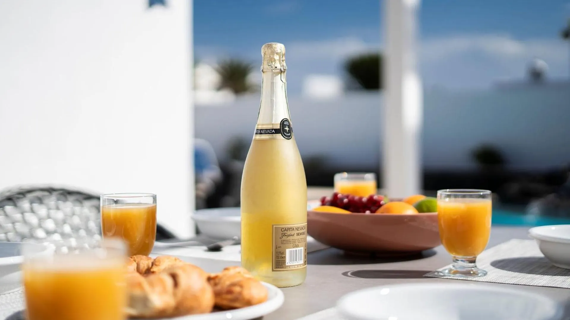 Villa Solace Blanca Playa Blanca Stylish Comfort Prime Location Heated Pool Your Perfect Lanzarote Retreat Yaiza  Hiszpania