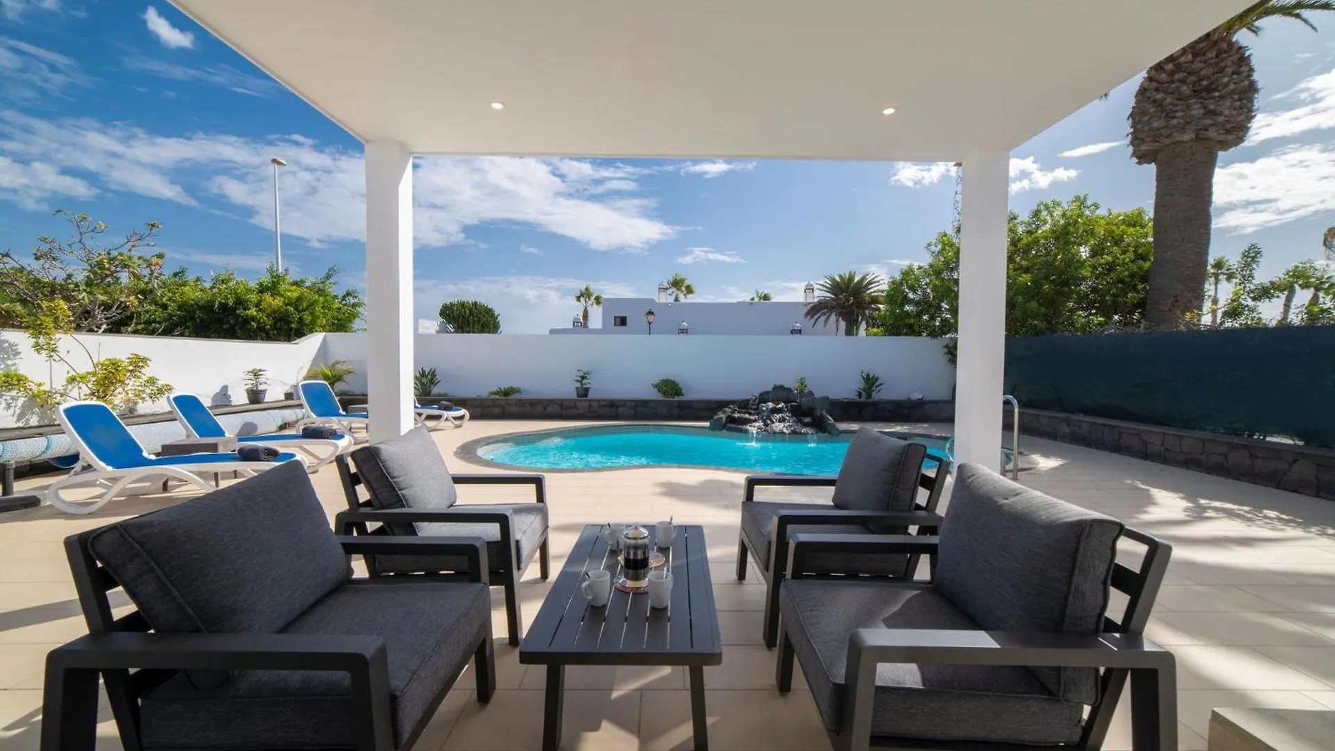 Villa Solace Blanca Playa Blanca Stylish Comfort Prime Location Heated Pool Your Perfect Lanzarote Retreat يايثا
